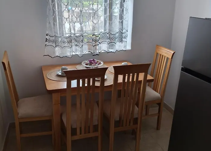 公寓 House In The Old Town With View Gjirokastër