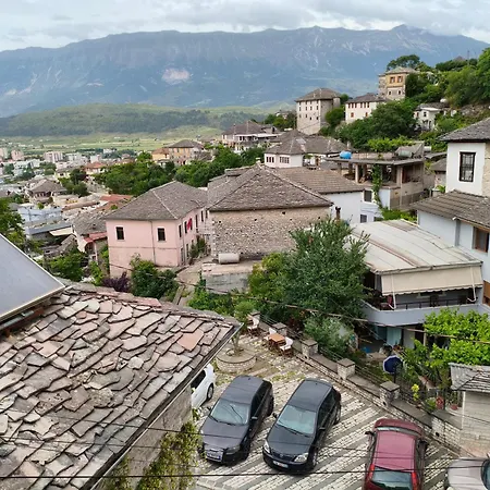 House In The Old Town With View Appartement Gjirokastër