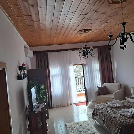 Apartment House In The Old Town With View *