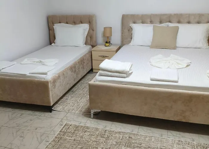 House In The Old Town With View شقة Gjirokastër