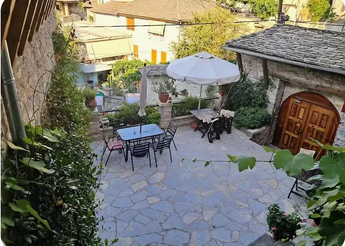 Appartamento House In The Old Town With View Gjirokastër